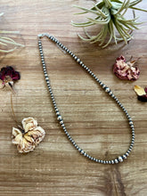 Load image into Gallery viewer, 18 inch Graduated Sterling Silver Pearls necklace