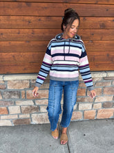 Load image into Gallery viewer, standing out sweater
