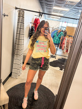 Load image into Gallery viewer, camo shorts
