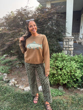 Load image into Gallery viewer, fish sweater - brown
