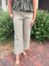 Load image into Gallery viewer, the evie plaid pants
