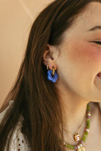 Load image into Gallery viewer, beljoy color me daisy hoop earrings
