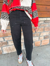 Load image into Gallery viewer, the serena pants - black
