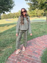 Load image into Gallery viewer, zebra pants
