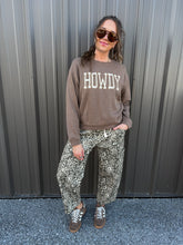 Load image into Gallery viewer, howdy sweatshirt
