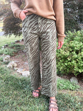 Load image into Gallery viewer, zebra pants
