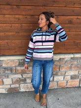 Load image into Gallery viewer, standing out sweater
