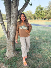 Load image into Gallery viewer, fish sweater - brown
