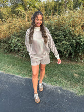 Load image into Gallery viewer, falling for you stripe set
