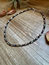 Load image into Gallery viewer, Sterling Silver Torpedo &amp; Purple Spiny Oyster Choker – 14-Inch
