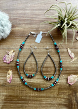 Load image into Gallery viewer, Sterling Silver Pearls choker with real turquoise and purple spiny oyster
