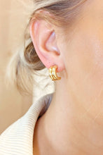 Load image into Gallery viewer, madge earrings

